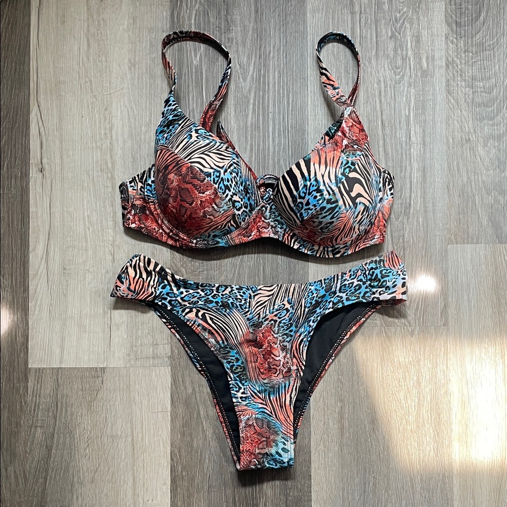 NWOT Bikini Set Size Large